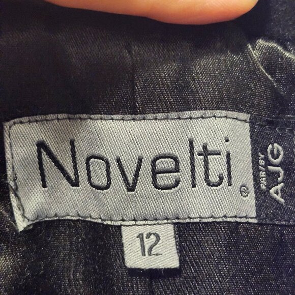 Novelti Black Wool Blend Coat Women’s Size 12 – Classic Button Front with Pocket - Picture 4 of 9